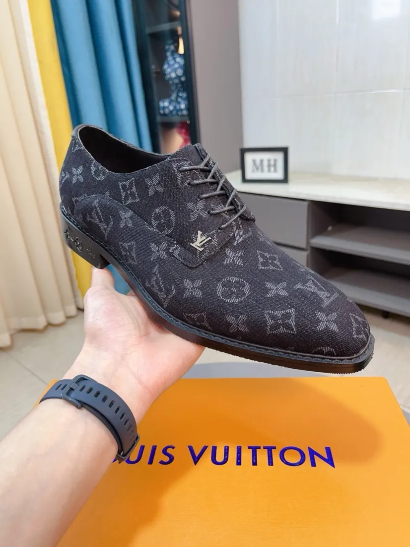 Ex-factory price 720🌹🌹High version [LV] Louis Vuitton's popular casual leather shoes🎖Fashionable and elegant🎖🎖Material: Original imported open-edge beaded cowhide, washed cowhide leather lining, original open-molded rubber outsole, high-end and classy, ​​elegant quality, instantly transforming into a handsome man ❤❤Standard\nNumber: 38-44